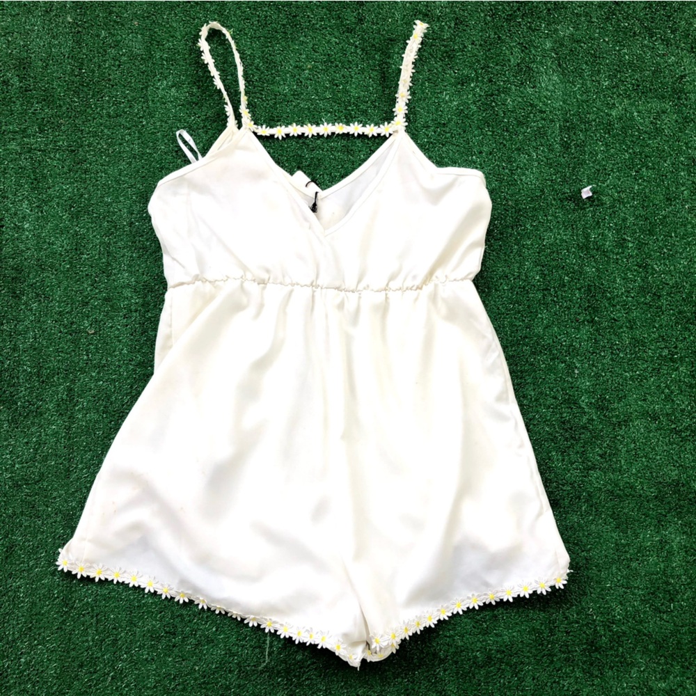 OXFORD Circus White Romper with floral straps Size M - Picture 2 of 6